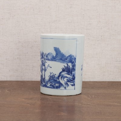 Lot 48 - A Chinese blue and white brush pot