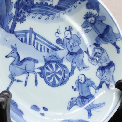 Lot 38 - A Chinese blue and white saucer