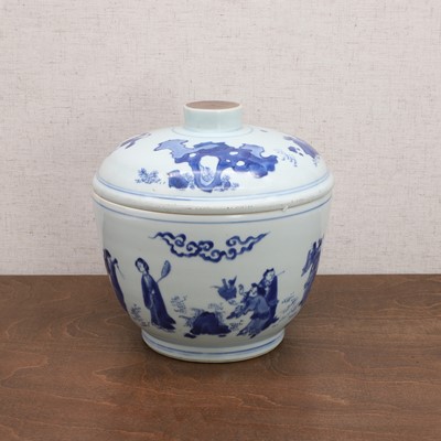 Lot 46 - A Chinese blue and white jar and cover