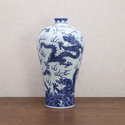Lot 227 - A Chinese blue and white meiping vase