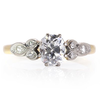 Lot 80 - A single stone diamond ring, c.1950