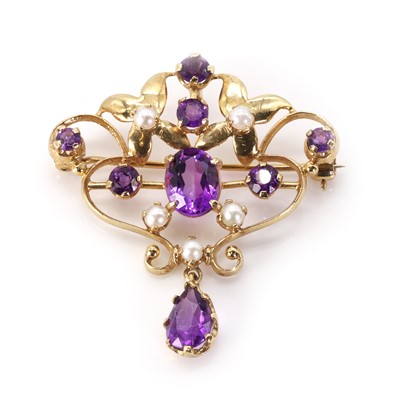 Lot 55 - A 9ct gold Edwardian style amethyst and split pearl brooch/pendant