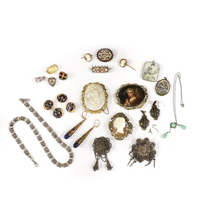 Lot 317 - A collection of antique silver and costume jewellery