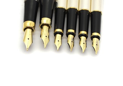 Lot 54 - A group of seven fountain pens