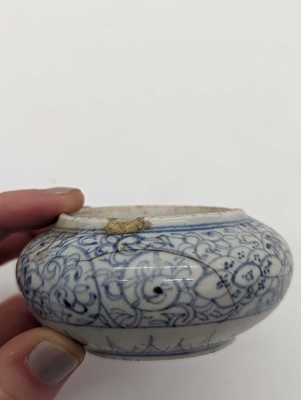 Lot 185 - A collection of Chinese porcelain