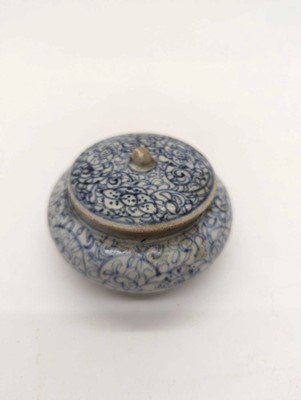 Lot 185 - A collection of Chinese porcelain