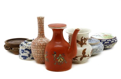 Lot 185 - A collection of Chinese porcelain