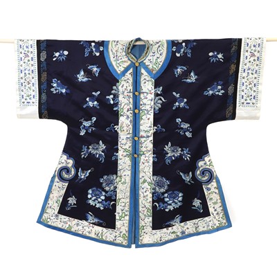 Lot 171 - A Chinese embroidered lady's robe