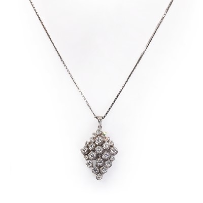 Lot 226 - An articulated diamond pendant necklace