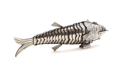 Lot 39 - A silver articulated fish