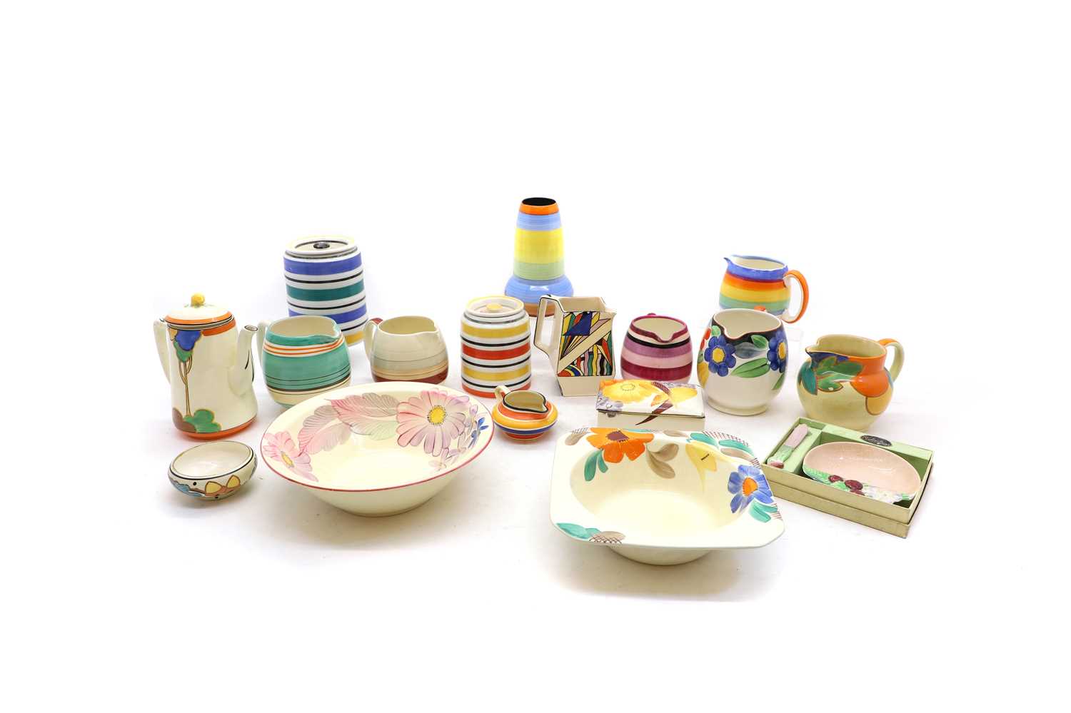 Lot 225 - A collection of Grays pottery