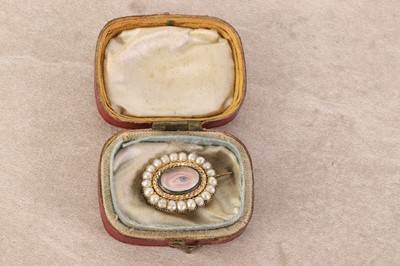 Lot 1 - An antique lover's eye miniature brooch
