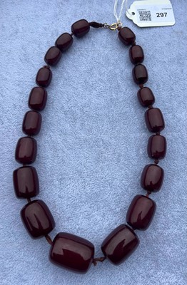Lot 249 - A Bakelite bead necklace