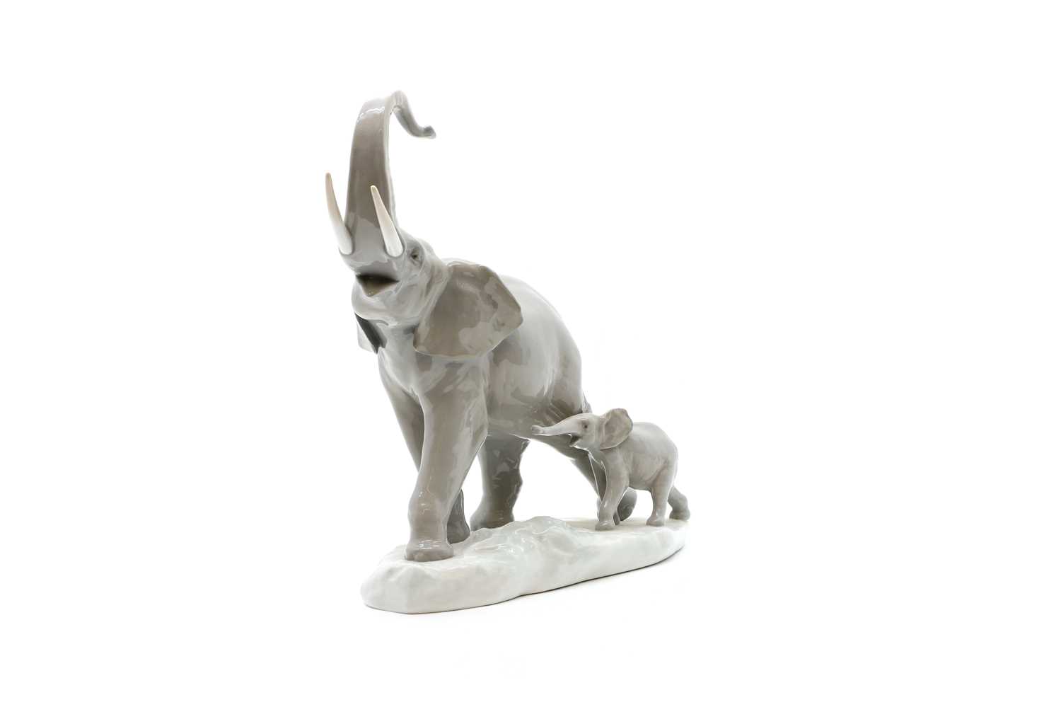 Lot 179 - A Lladro porcelain figure group