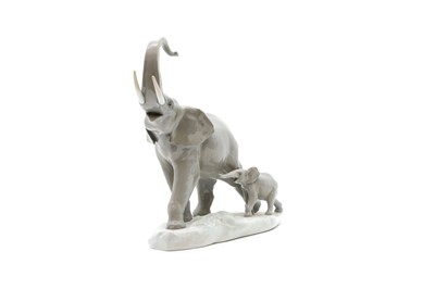 Lot 179 - A Lladro porcelain figure group