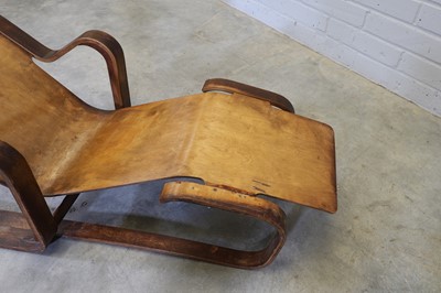 Lot 81 - A bentwood 'Long Chair' recliner