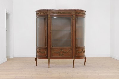 Lot 185 - A Louis XVI-style kingwood and marble vitrine in the manner of François Linke (1855-1946)