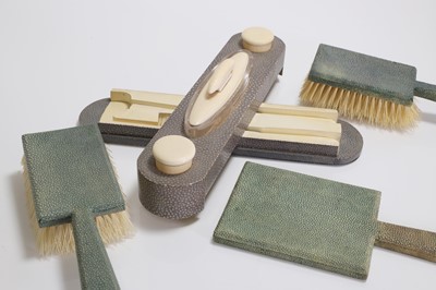 Lot 47 - A ladies' Art Deco shagreen manicure set