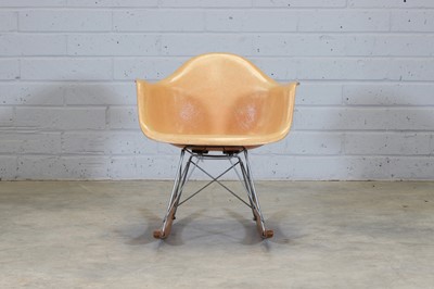 Lot 377 - An Eames Venice 'RAR' rocking chair