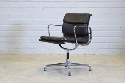 Lot 381 - A Vitra 'EA208 Soft Pad' desk chair