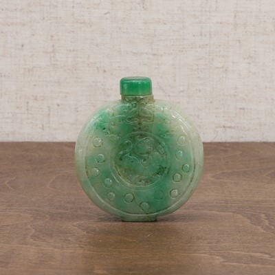 Lot 297 - A Chinese jadeite snuff bottle