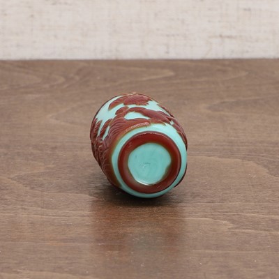 Lot 283 - A Chinese overlay Peking glass snuff bottle