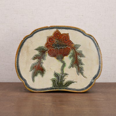 Lot 1 - A Chinese sancai-glazed pottery pillow