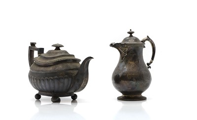 Lot 10 - A George III silver teapot