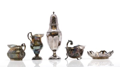 Lot 28 - A collection of silver items
