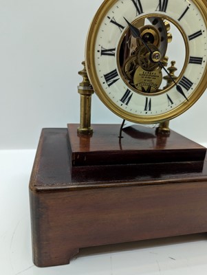 Lot 208 - A Eureka electric mahogany mantel clock