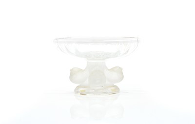 Lot 196 - A Lalique glass 'Nogent' pedestal bowl