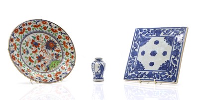 Lot 72 - A collection of Chinese porcelain