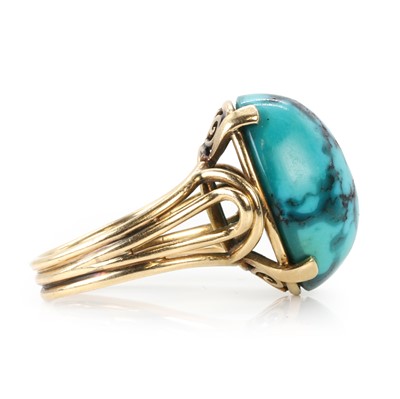 Lot 224 - A single stone hardstone ring