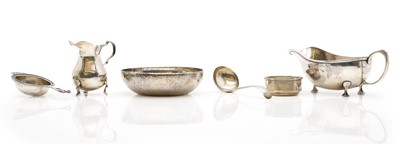 Lot 16 - A collection of silver items