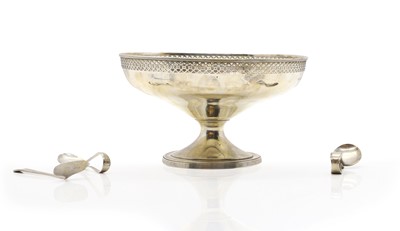 Lot 8 - A silver presentation pedestal bowl