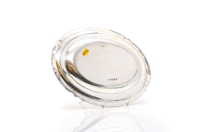 Lot 16 - A silver dish