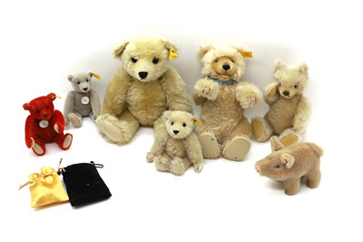 Lot 337 - A group of six Steiff teddy bears