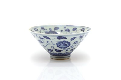 Lot 218 - A Chinese blue and white bowl