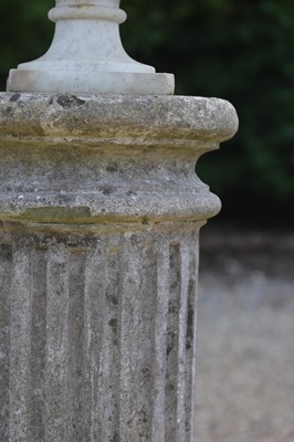 Lot 102 - A carved white marble urn