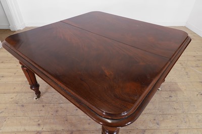 Lot 84 - A William IV mahogany extending dining table