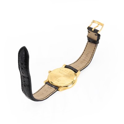 Lot 349 - An 18ct gold Bulgari Solotempo quartz strap watch