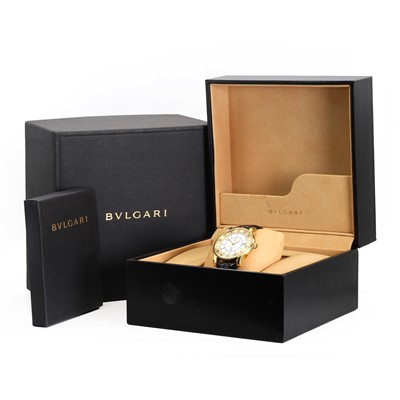 Lot 349 - An 18ct gold Bulgari Solotempo quartz strap watch