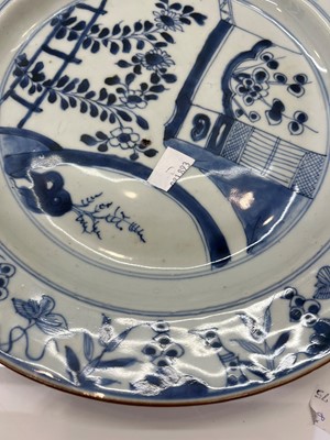 Lot 70 - A Chinese blue and white porcelain plate