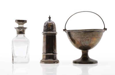 Lot 10 - A collection of silver items
