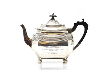 Lot 1 - A silver teapot