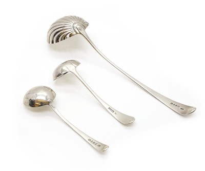 Lot 26 - A George III silver soup ladle