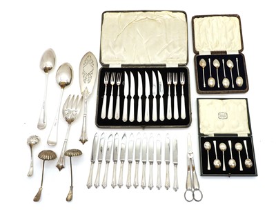 Lot 87 - A collection of cased silver flatware
