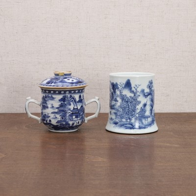 Lot 268 - A group of Chinese export blue and white