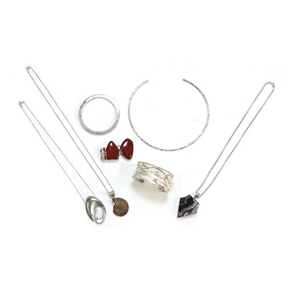 Lot 433 - A collection of silver and hardstone jewellery