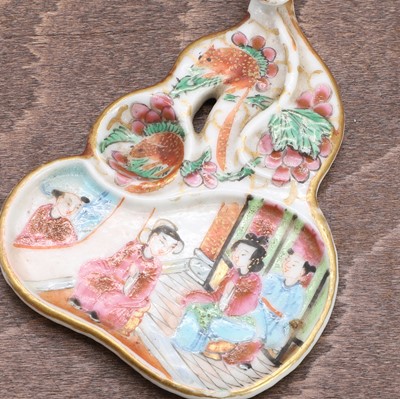 Lot 231 - A Chinese Canton famille rose brush lick